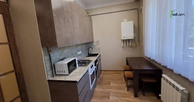 3 սենյականոց բնակարան Մեսրոպ Մաշտոցի պողոտայում, 80 քմ, 2/5 հարկ, դիզայներական ոճով վերանորոգված