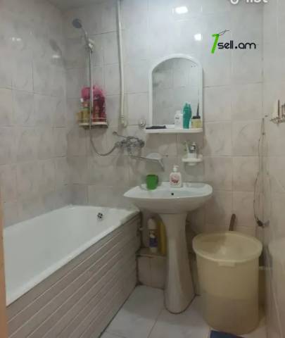 2 սենյականոց բնակարան Արտեմ Միկոյան փողոցում, 66 քմ, 3/5 հարկ, քարե շենք