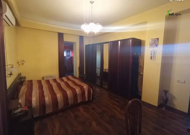 Երեք հարկանի տուն Բագրևանդի փողոցում Նոր Նորքում, 320 քմ, 2 սանհանգույց, կապիտալ վերանորոգված