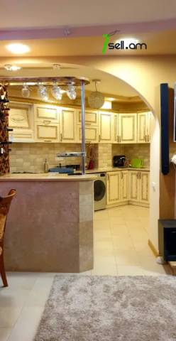 3 սենյականոց բնակարան, Նորաշեն թաղամաս, 90 ք.մ., 11/15 հարկ, կապիտալ վերանորոգված