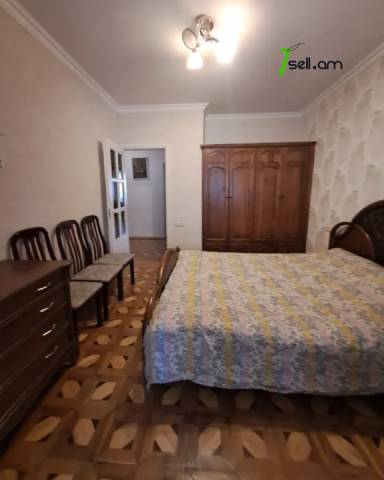 3 սենյականոց բնակարան Արամի փողոցում, 98 ք.մ., 3/6 հարկ, մի քանի պատշգամբ, կապիտալ վերանորոգված