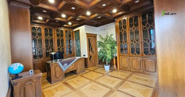 Երեք հարկանի քարե տուն Մոլդովական փողոցում Նոր Նորքում, 1240 ք.մ., 3+ սանհանգույց