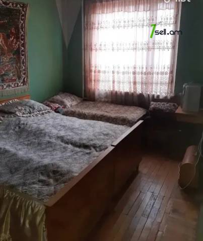 4 սենյականոց բնակարան Աշոտ Հովհաննիսյանի փողոցում, 90 ք.մ., 7/9 հարկ, մասնակի վերանորոգում