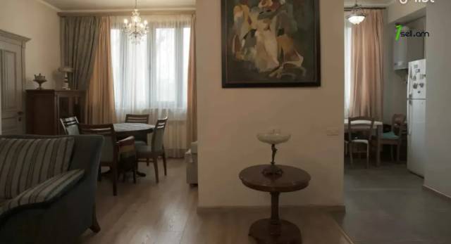 3 սենյականոց բնակարան Կոմիտասի պողոտայում, 97 քմ, 2/5 հարկ, բարձր առաստաղներ, եվրովերանորոգված