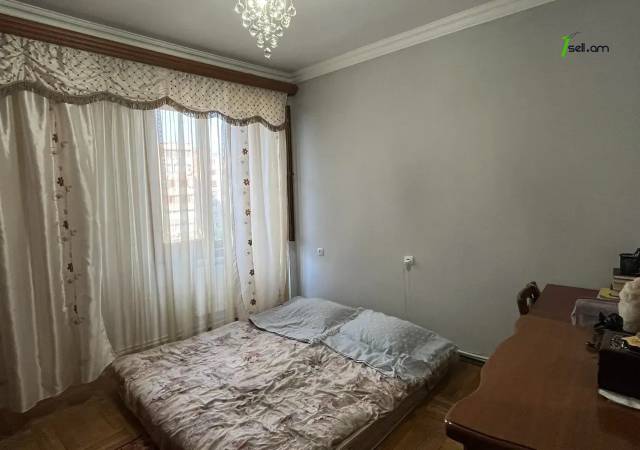 3 սենյականոց բնակարան Խաղաղ Դոնի փողոցում, 78 ք.մ., 4/9 հարկ, կոսմետիկ վերանորոգում