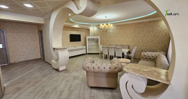 Երկու հարկանի քարե տուն, Գ-1 թաղամաս Աջափնյակում, 880 ք.մ., 2 սանհանգույց, կապիտալ վերանորոգված