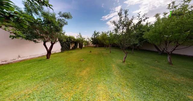 Երեք հարկանի քարե տուն Ջրվեժում, 570 քմ, 2 սանհանգույց, եվրովերանորոգված