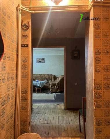 3 սենյականոց բնակարան Հրաչյա Աճառյանի փողոցում, 64 քմ, նախավերջին հարկ, մասնակի վերանորոգում