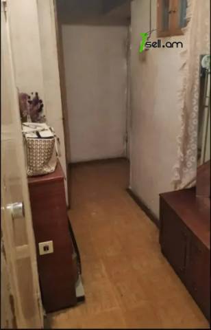 2 սենյականոց բնակարան Ֆուչիկի փողոցում, 38 ք.մ., նախավերջին հարկ, քարե շենք