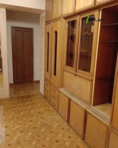 2 սենյականոց բնակարան Ամիրյան փողոցում, 70 քմ, 6/9 հարկ, կապիտալ վերանորոգված