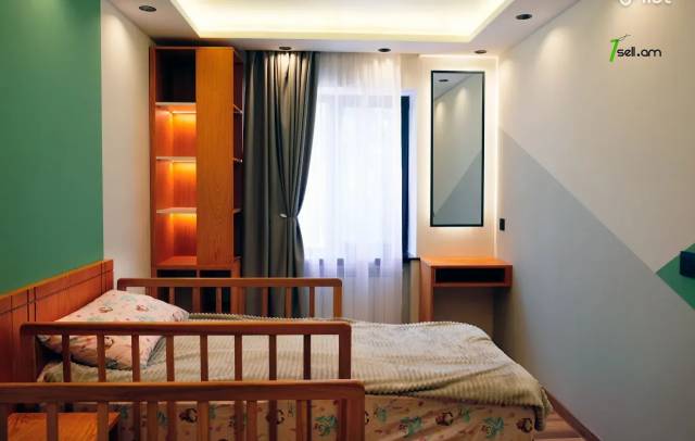 3 սենյականոց բնակարան Դավիթ Անհաղթի փողոցում, 76 ք.մ., 2/4 հարկ, դիզայներական ոճով վերանորոգված