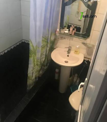 2 սենյականոց բնակարան Հայկ Գյուլիքևխյանի փողոցում, 52 քմ, կոսմետիկ վերանորոգում, քարե շենք