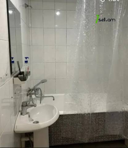 Մեկ հարկանի քարե տուն Համո Սահյան փողոցում Արաբկիրում, 50 քմ, եվրովերանորոգված