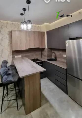 2 սենյականոց բնակարան նորակառույց շենքում Անտառային փողոցում, 50 ք.մ., բարձր առաստաղներ, 2/5 հարկ