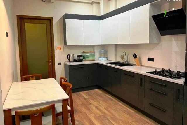 4 սենյականոց բնակարան նորակառույց շենքում Արամի փողոցում, 110 ք.մ., 3+ սանհանգույց, բարձր առաստաղներ