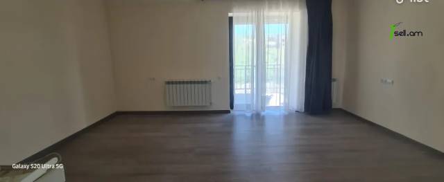 Երեք հարկանի տուն, Դուրյան թաղամաս Ավանում, 360 ք.մ., 2 սանհանգույց, եվրովերանորոգված