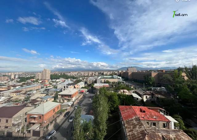 2 սենյականոց բնակարան Արամ Խաչատրյան փողոցում, 49 քմ, 9/13 հարկ, եվրովերանորոգված