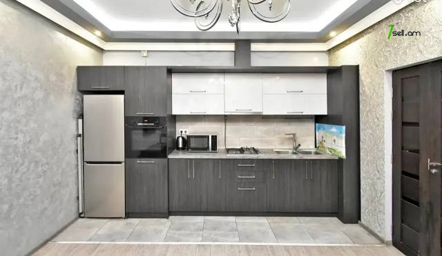 2 սենյականոց բնակարան Մարշալ Բաղրամյան պողոտայում, 45 քմ, 2/5 հարկ, բարձր առաստաղներ