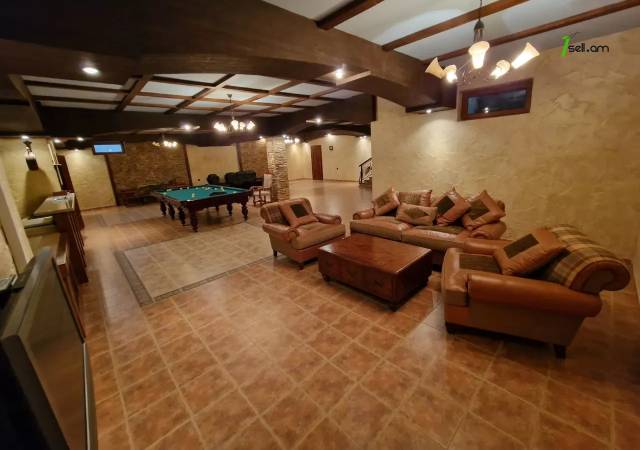 Երեք հարկանի քարե տուն, Ձոր 1 թաղամաս Դավիթաշենում, 800 ք.մ., 3+ սանհանգույց, կապիտալ վերանորոգված