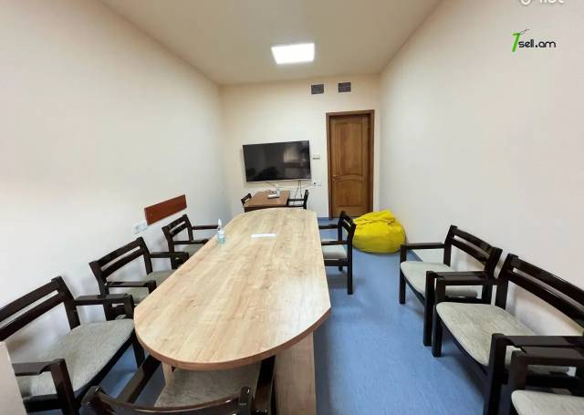 Բազմաֆունկցիոնալ գույք Պարոնյան փողոցում կենտրոնում, 78 քմ