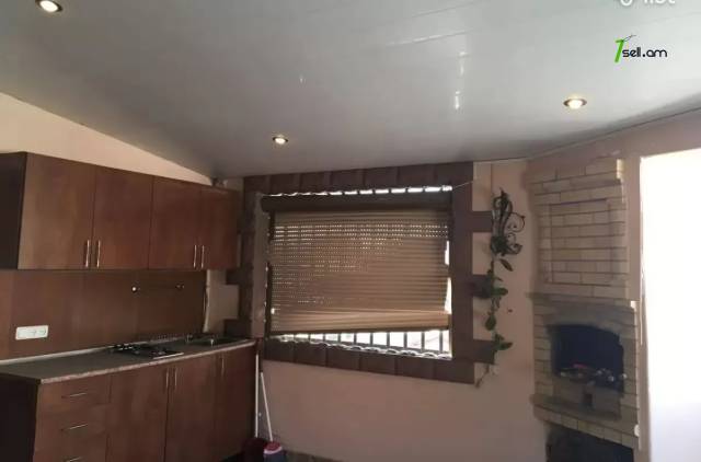 6 սենյականոց բնակարան կենտրոնում, 265 ք.մ., 2 սանհանգույց, բարձր առաստաղներ, եվրովերանորոգված