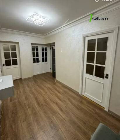 4 սենյականոց բնակարան Ռուբինյանց փողոցում, 100 ք.մ., 8/14 հարկ, 2 սանհանգույց, մասնակի վերանորոգում