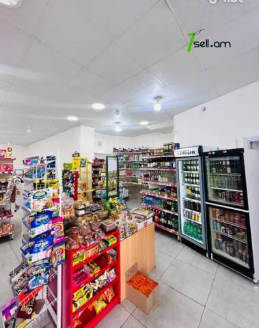 Առևտրային տարածք Աբովյանում, 162 քմ