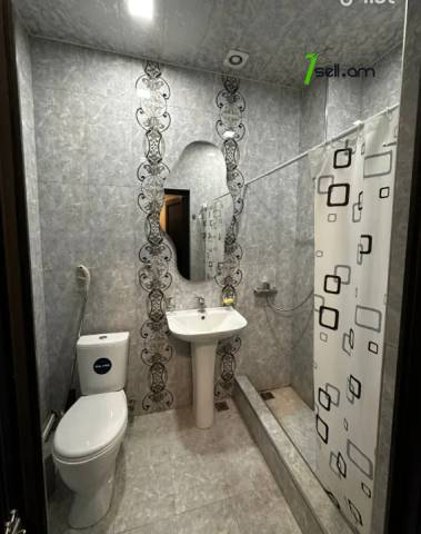 2 սենյականոց բնակարան նորակառույց շենքում Վարդան Աճեմյանի փողոցում, 45 ք.մ., կապիտալ վերանորոգված