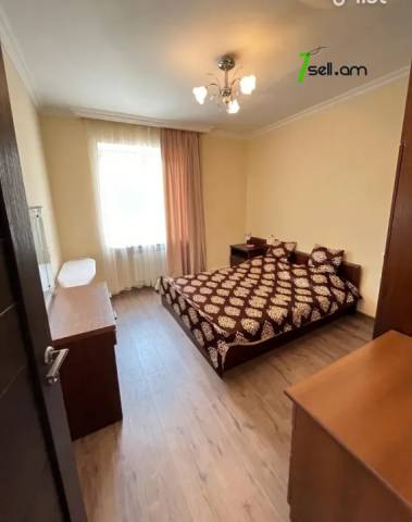 2 սենյականոց բնակարան Ազատության պողոտայում, 64 քմ, նախավերջին հարկ, եվրովերանորոգված, քարե շենք