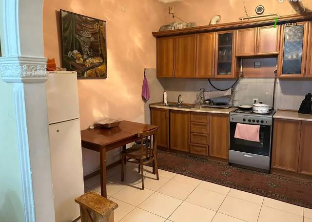 Երկու հարկանի քարե տուն Դպրոցակաների փողոցում Օշականում, 130 քմ, 2 սանհանգույց, մեծ հողամաս