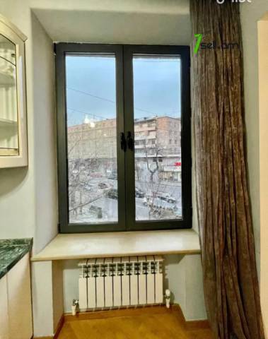 2 սենյականոց բնակարան Բաղրամյան պողոտայում, 60 ք.մ., նախավերջին հարկ, բարձր առաստաղներ