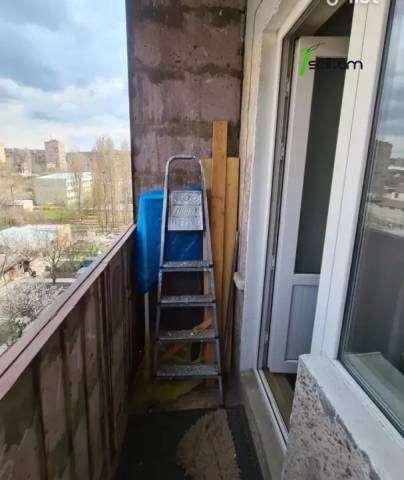 3 սենյականոց բնակարան, Դավթաշեն 4-րդ թաղամաս, 75 քմ, 6/9 հարկ, մի քանի պատշգամբ