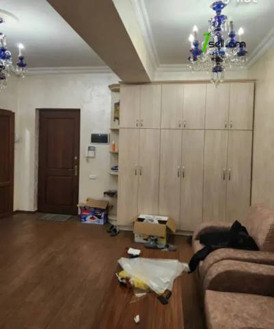 3 սենյականոց բնակարան նորակառույց շենքում Լեռ Կամսարի փողոցում, 113 ք.մ., բարձր առաստաղներ