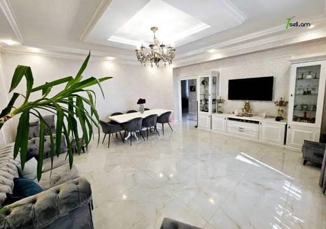 Երեք հարկանի տուն, Թումանյան թաղամաս Ավանում, 630 ք.մ., 3+ սանհանգույց, կապիտալ վերանորոգված