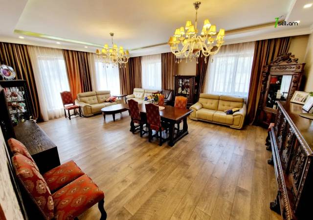 Չորս հարկանի տուն Առինջի 21-րդ փողոցում Առինջում, 950 քմ, 3+ սանհանգույց