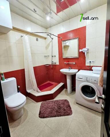 3 սենյականոց բնակարան Սայաթ-Նովայի պողոտայում, 75 ք.մ., 4/10 հարկ, կապիտալ վերանորոգված