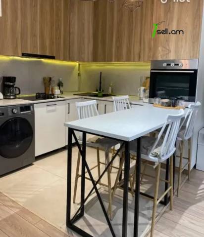 2 սենյականոց բնակարան նորակառույց շենքում Երզնկյան փողոցում, 61 ք.մ., 2/5 հարկ, բարձր առաստաղներ