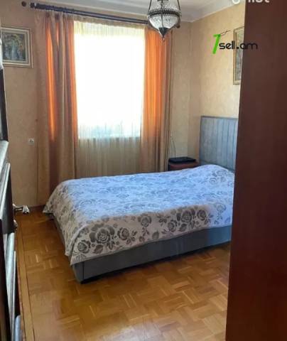 4 սենյականոց բնակարան Դավիթ Անհաղթի փողոցում, 107 քմ, նախավերջին հարկ, կապիտալ վերանորոգված