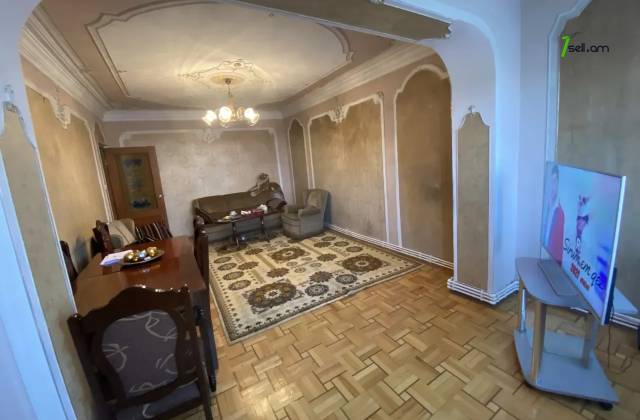 4 սենյականոց բնակարան, Արագածի զանգված, 120 ք.մ., 2/5 հարկ, 2 սանհանգույց, բարձր առաստաղներ