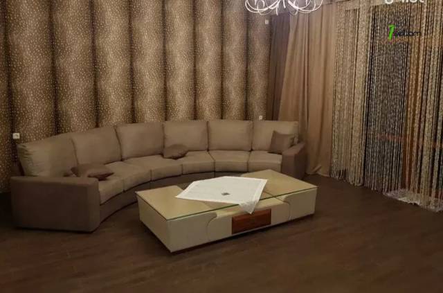 Երեք հարկանի քարե տուն Ծարավ աղբյուրի փողոցում Ավանում, 253 ք.մ., 3+ սանհանգույց, եվրովերանորոգված