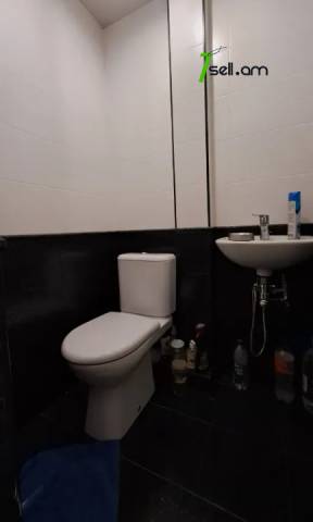 3 սենյականոց բնակարան Երվանդ Քոչարի փողոցում, 100 ք.մ., 7/10 հարկ, կոսմետիկ վերանորոգում