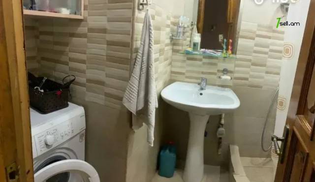 3 սենյականոց բնակարան Երվանդ Քոչարի փողոցում, 100 ք.մ., 4/12 հարկ, կոսմետիկ վերանորոգում