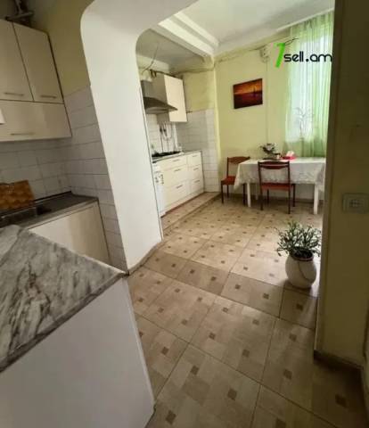 3 սենյականոց բնակարան Կոմիտասի պողոտայում, 80 քմ, 2/5 հարկ, 2 սանհանգույց, բարձր առաստաղներ