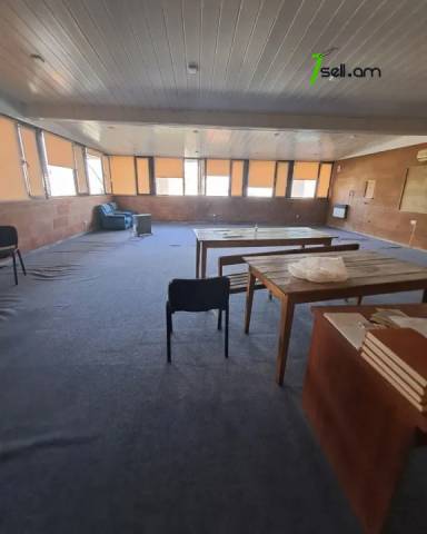 Բազմաֆունկցիոնալ գույք Վերին Անտառային փողոցում կենտրոնում, 400 ք.մ.