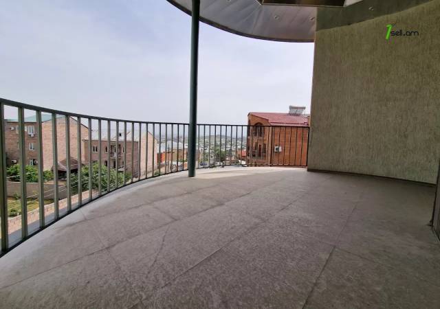 Երեք հարկանի քարե տուն, Նոյ թաղամաս Աջափնյակում, 600 ք.մ., 3+ սանհանգույց, եվրովերանորոգված