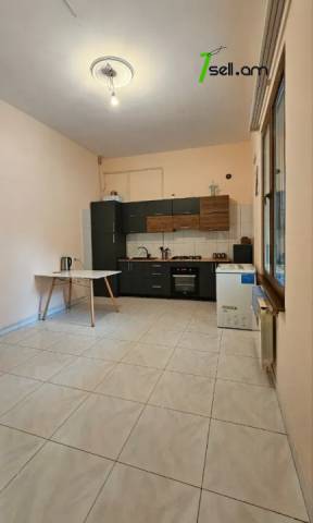 Բազմաֆունկցիոնալ գույք Ազատության պողոտայում Արաբկիրում, 900 քմ