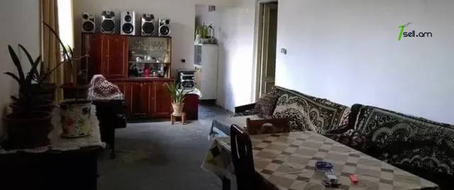 Մեկ հարկանի քարե տուն Արտաշես Շահինյան փողոցում Ավանում, 220 ք.մ., մասնակի վերանորոգում