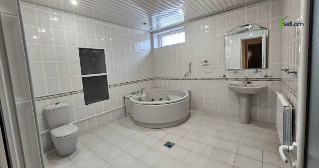 Երկու հարկանի քարե տուն Սեպուհի փողոցում Արաբկիրում, 890 ք.մ., 2 սանհանգույց, կապիտալ վերանորոգված