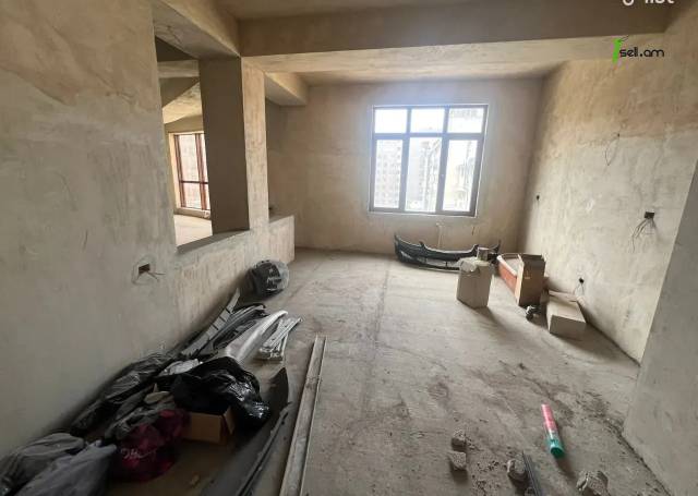 Ընդարձակ 4 սենյականոց բնակարան նորակառույց շենքում Աբովյան փողոցում, 225 քմ, 6/14 հարկ