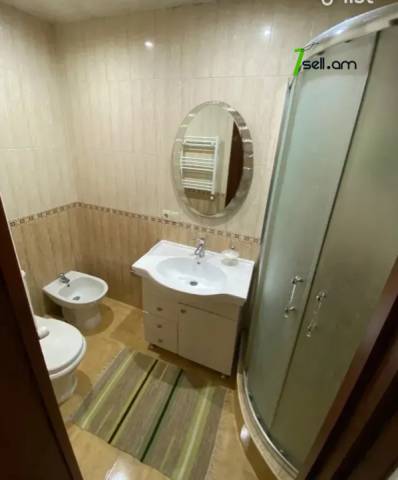 3 սենյականոց բնակարան նորակառույց շենքում Վերին Անտառային փողոցում, 100 ք.մ., 3/8 հարկ